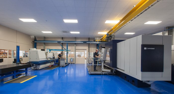 The recently installed danobat hg 000 bin the purpose built temperature controlled grinding facility at lymington precision engineers